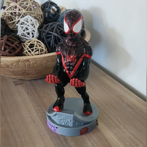 🎮 Spider-Man Miles Morales Phone & Controller Holder – 8.5” Figure Excellent - Picture 2 of 12